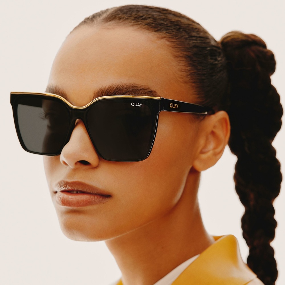 NWOT Quay Australia Level Up Sunglasses w Gold Frame and Polarized Lenses